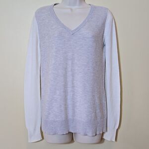 Equipment Femme Wool Blend Lightweight Sweater Vneck Ribbed Two Tone Minimalist